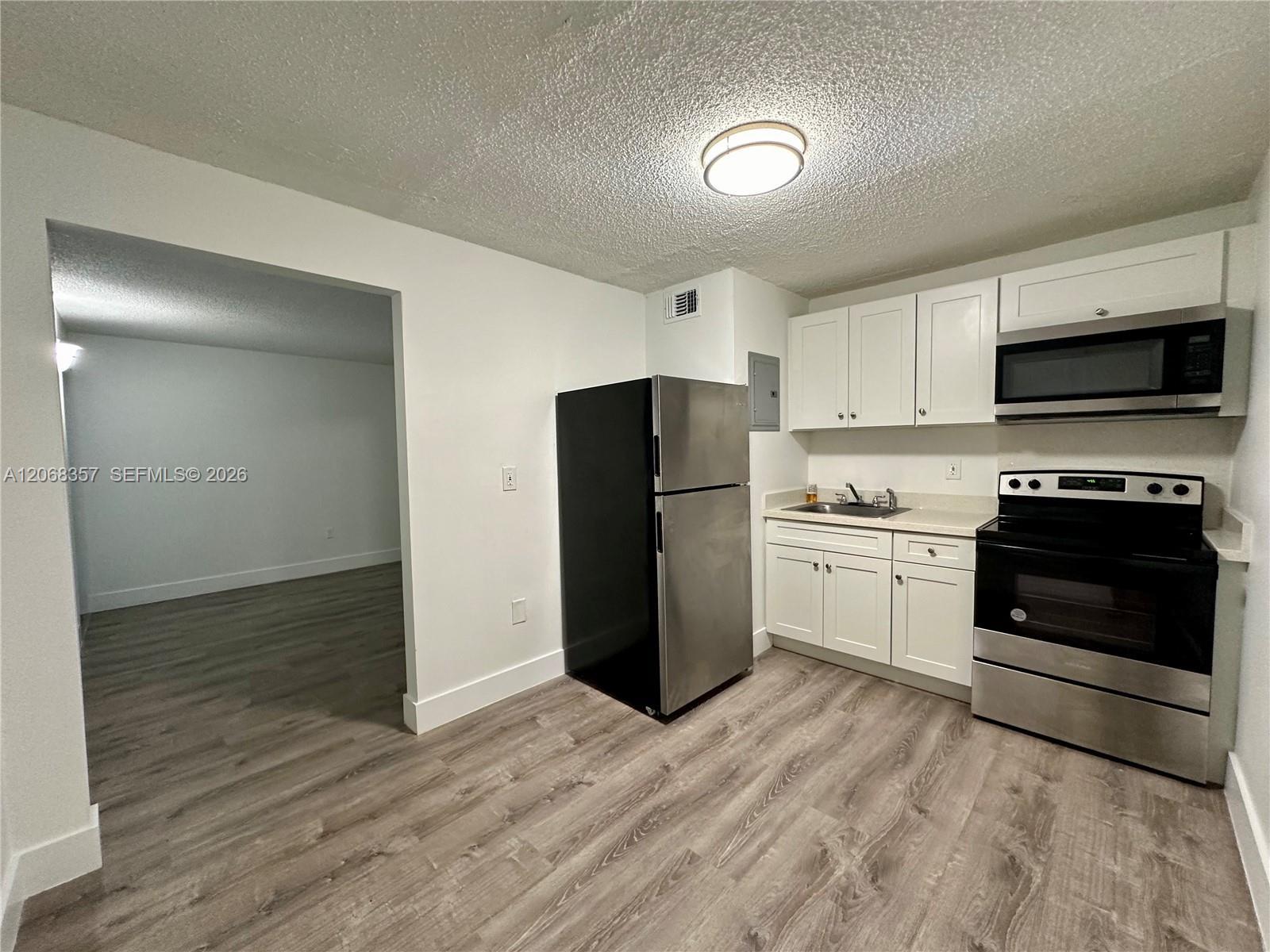 529 SW 4th St # 303, Miami FL 33130 photo 4