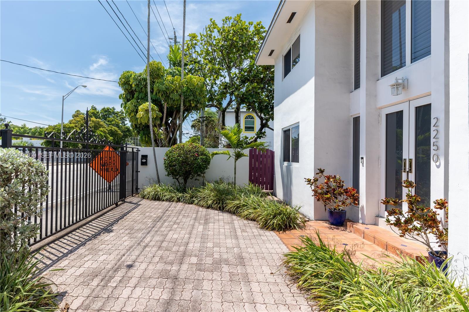 2250 SW 17th Ave, Miami FL 33145