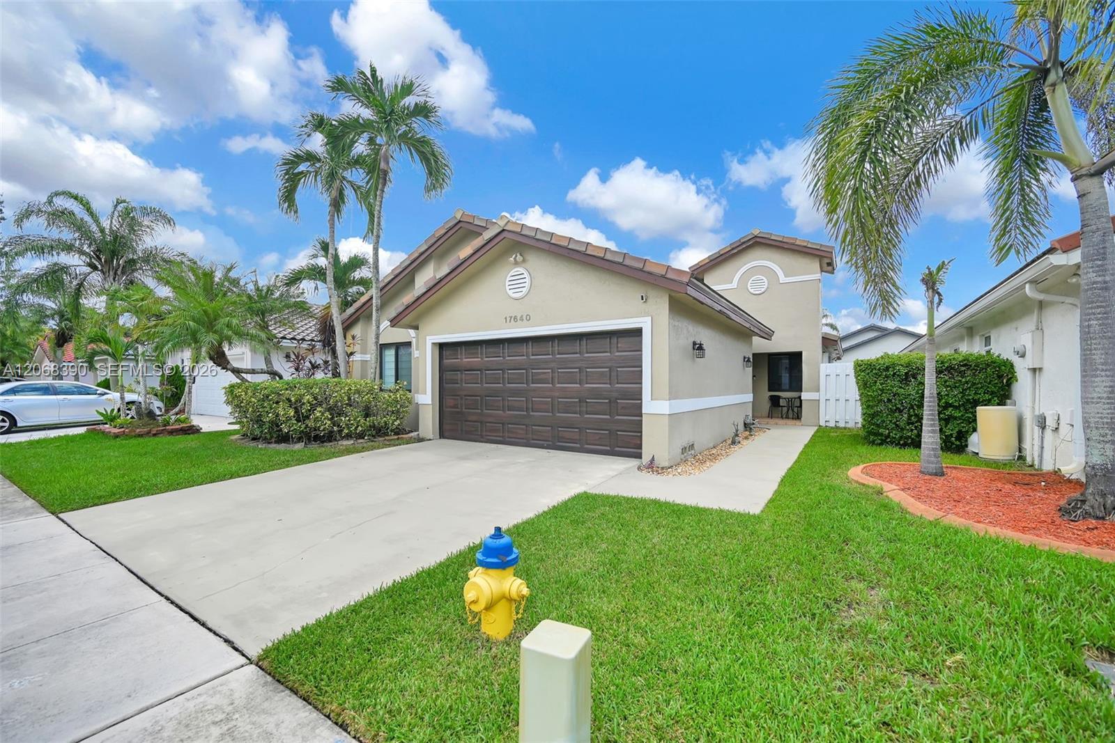 17640 SW 4th Ct, Pembroke Pines FL 33029 photo 2