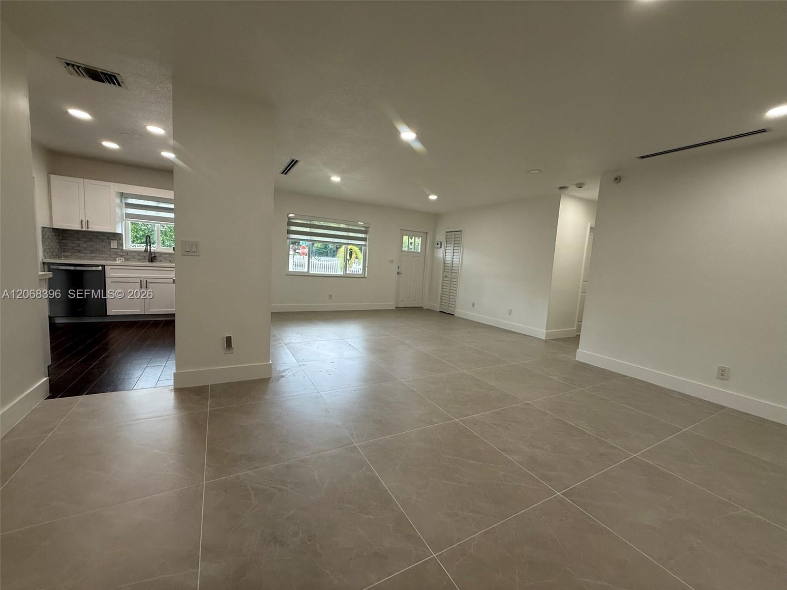 Miami, FL 33165 photo 4