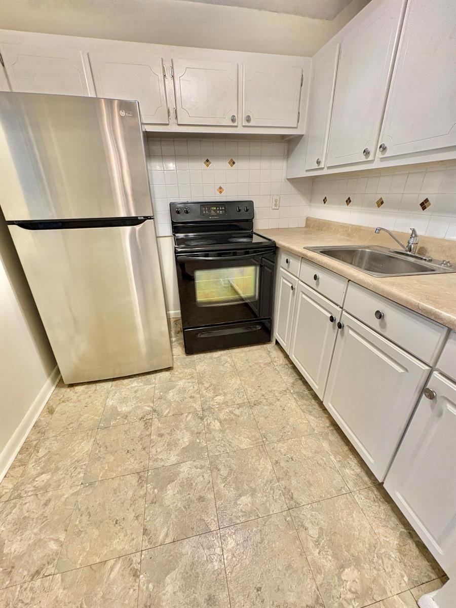 63 Coventry C, West Palm Beach FL 33417 photo 2