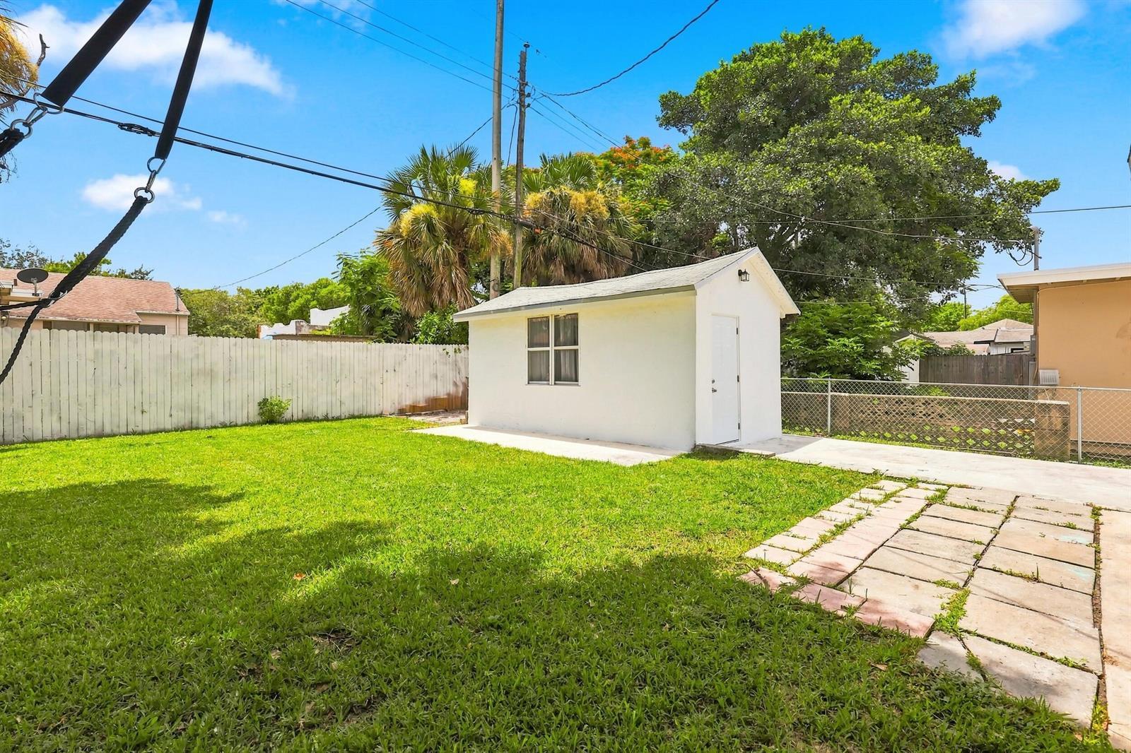 628 55th Street, West Palm Beach FL 33407 photo 5