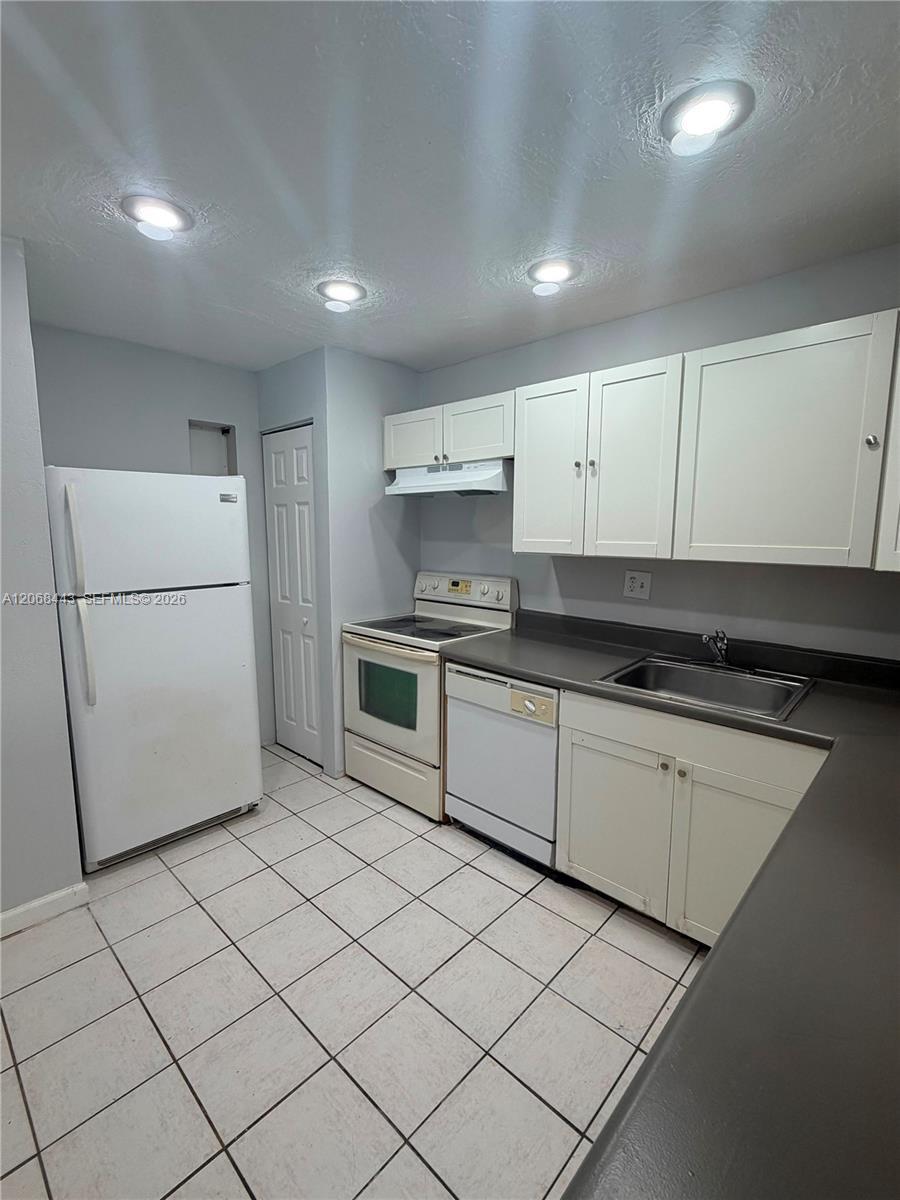 8020 N Colony Cir N # 306, Tamarac FL 33321 photo 2