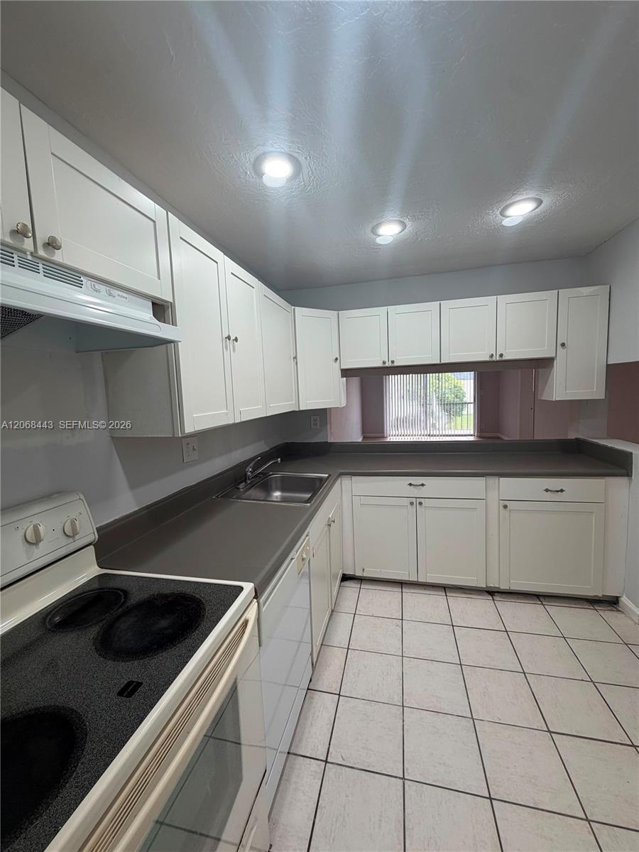 8020 N Colony Cir N # 306, Tamarac FL 33321