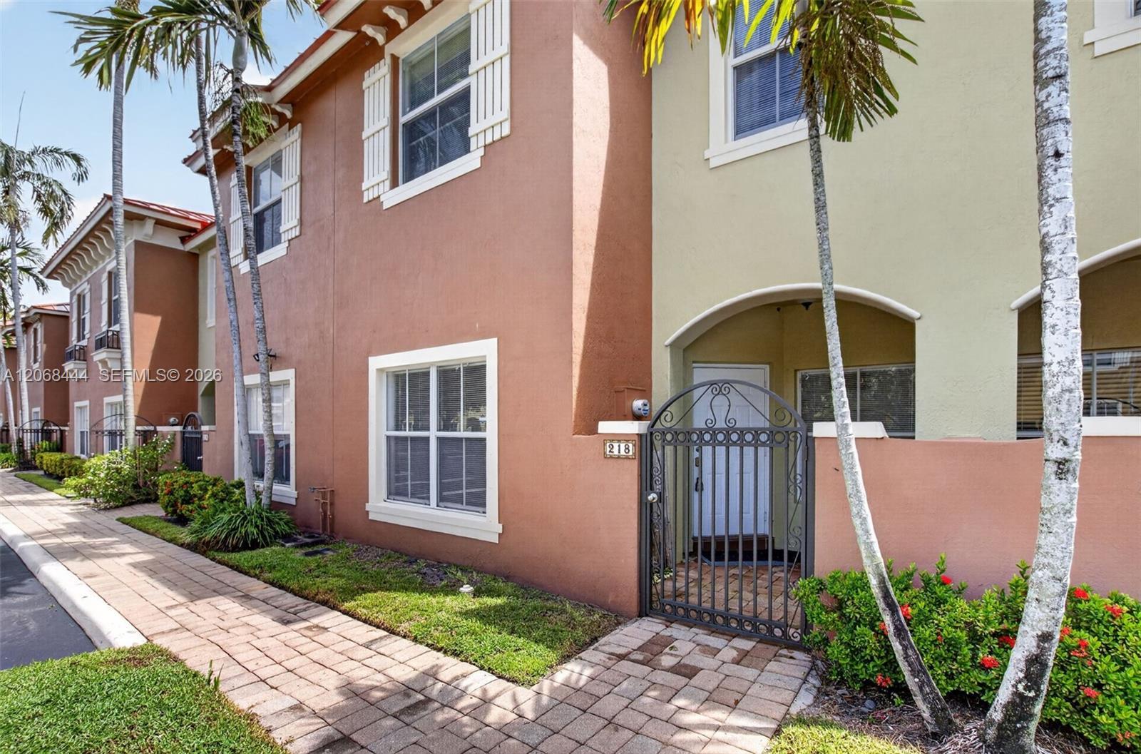 218 Lake Monterey Cir, Boynton Beach FL 33426 photo 2