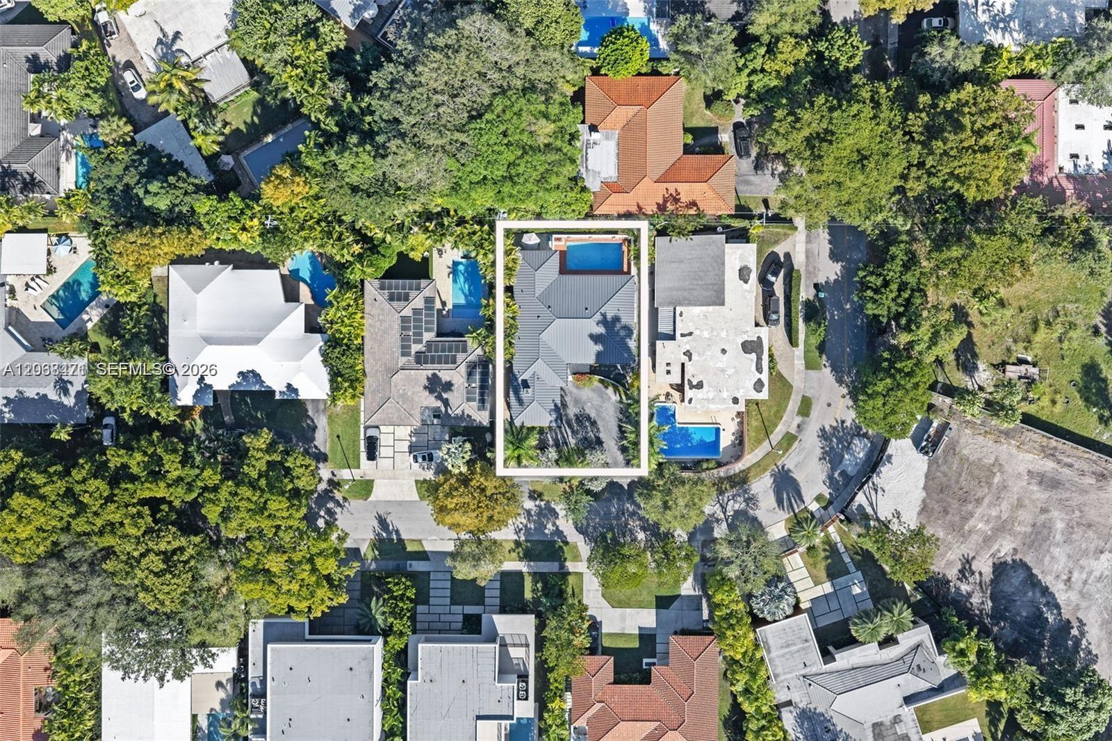218 S Shore Dr S, Miami FL 33133 photo 2