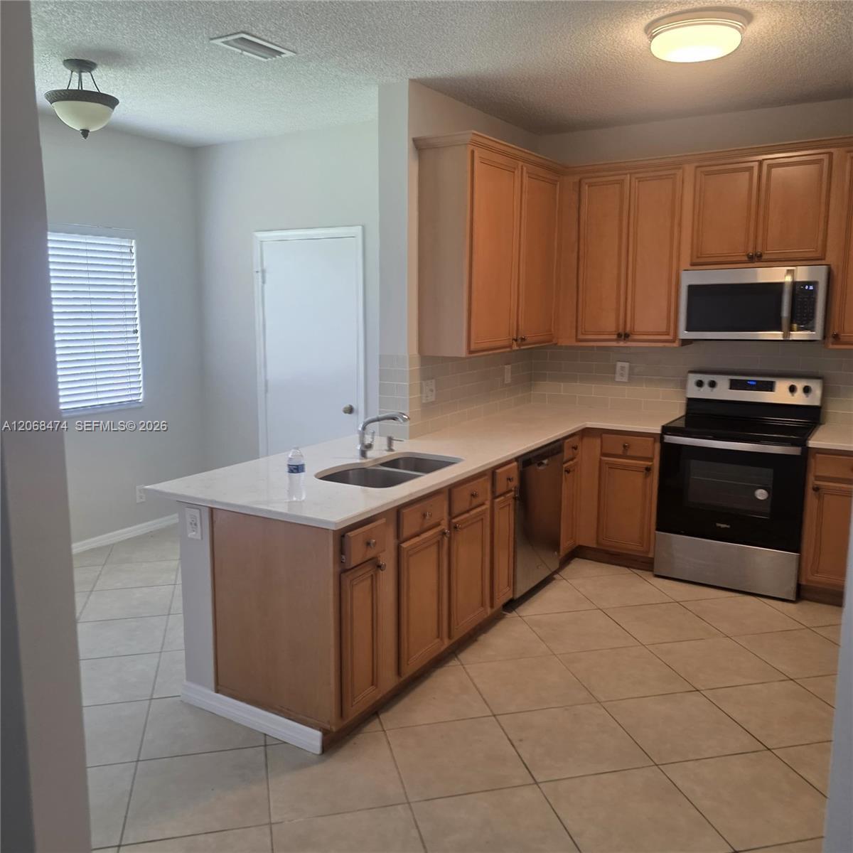 4730 Lago Vista Dr, Coconut Creek FL 33073 photo 2
