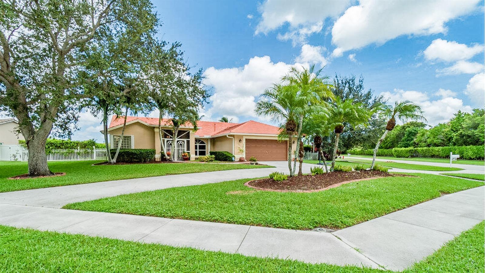 10850 Paso Fino Drive, Lake Worth FL 33449 photo 2