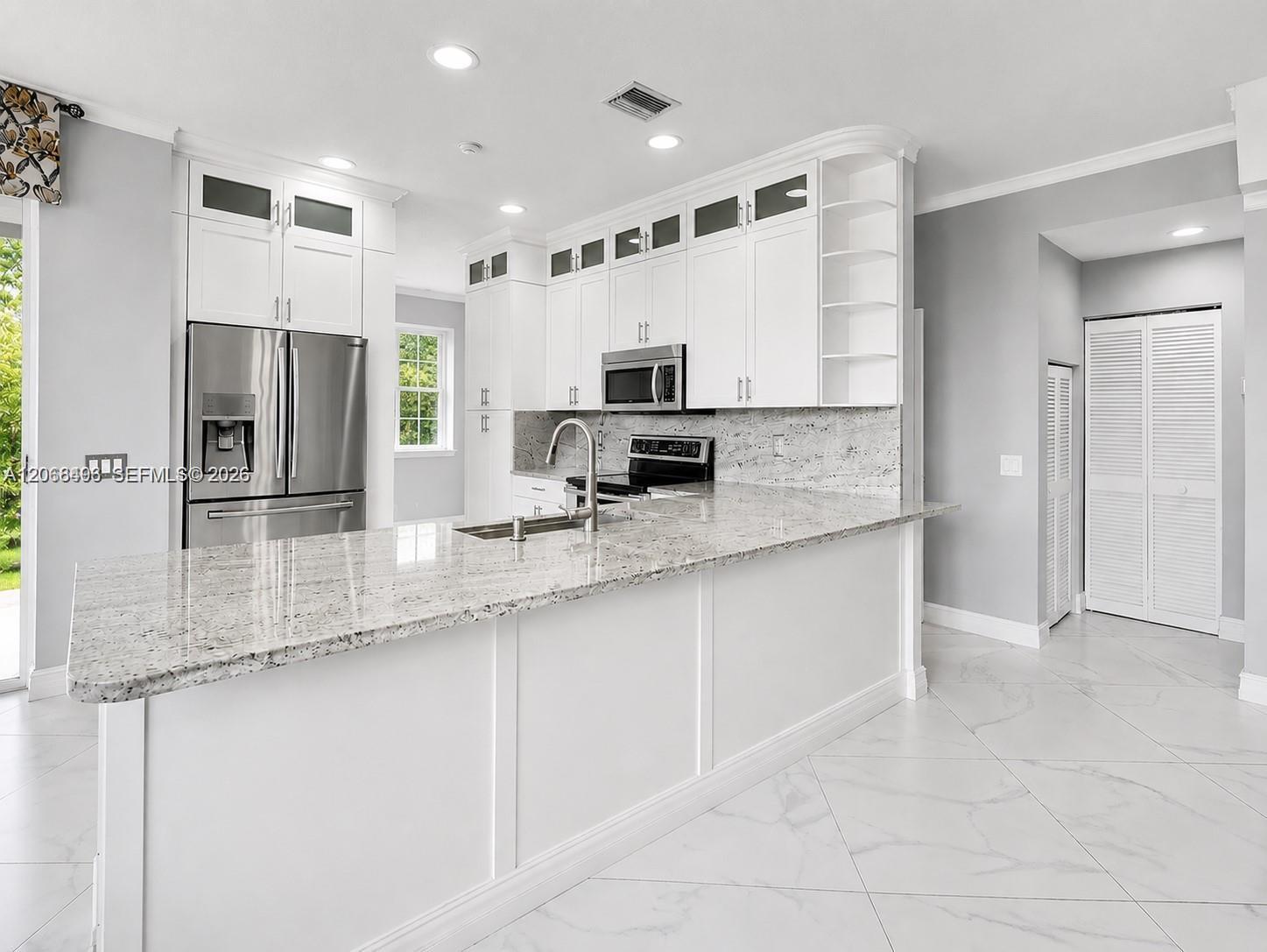 963 Falling Water Rd, Weston FL 33326 photo 4