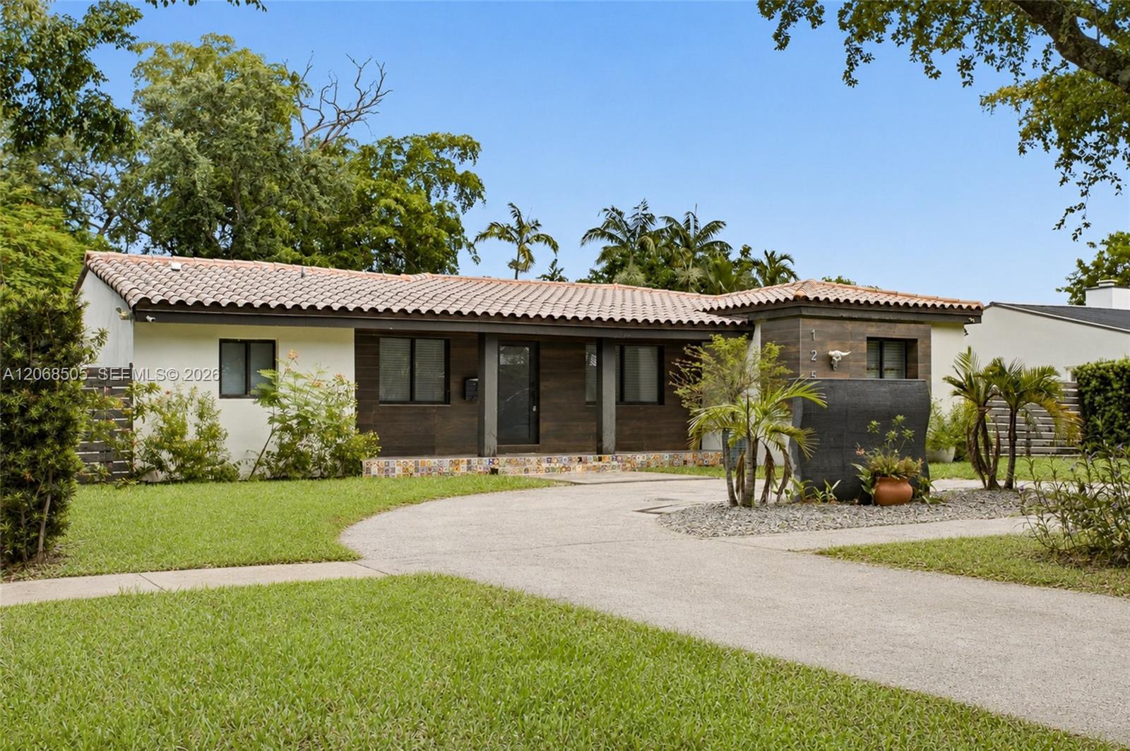 125 NE 107th St, Miami Shores FL 33161 photo 2