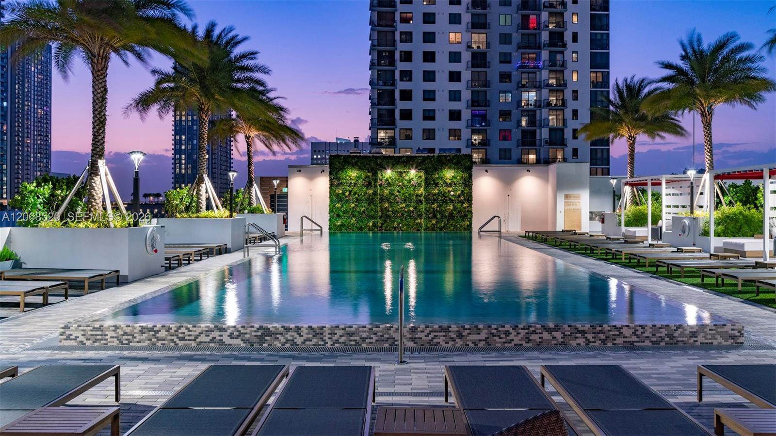 650 NE 2nd Ave # 2811, Miami FL 33132 photo 2