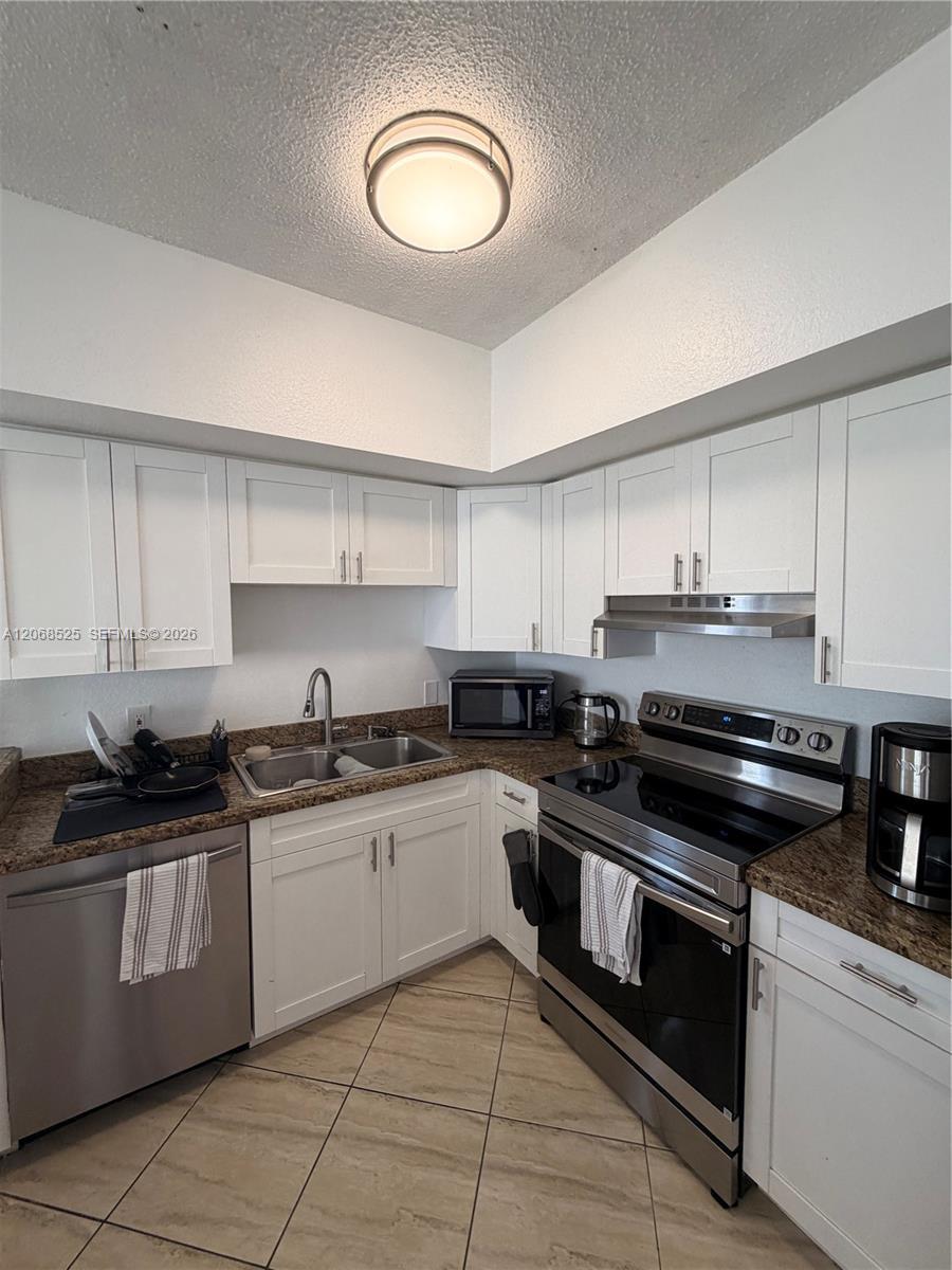 5077 NW 7th St # 1501, Miami FL 33126 photo 4