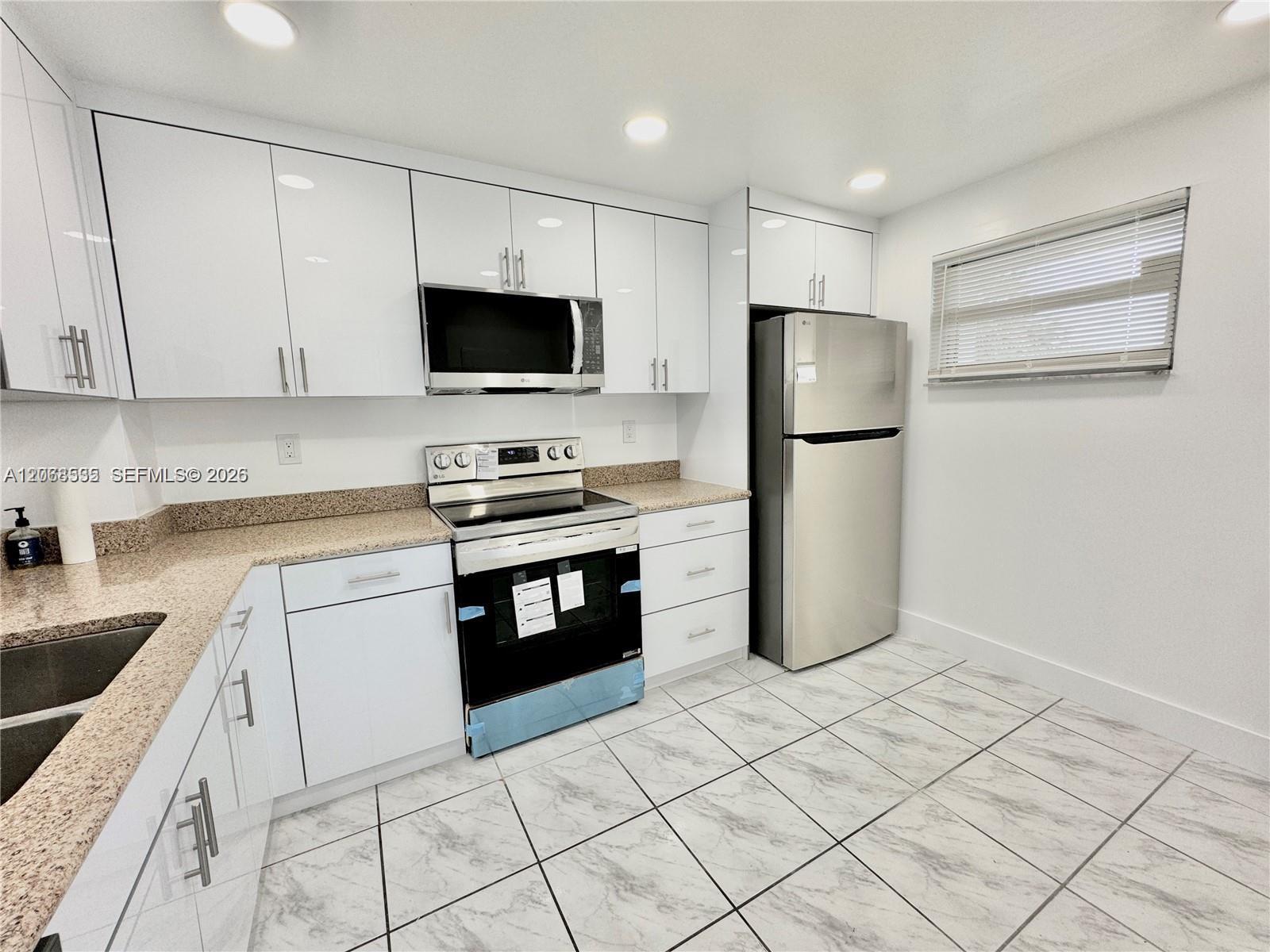 1075 Riverside Dr # 302, Coral Springs FL 33071 photo 3