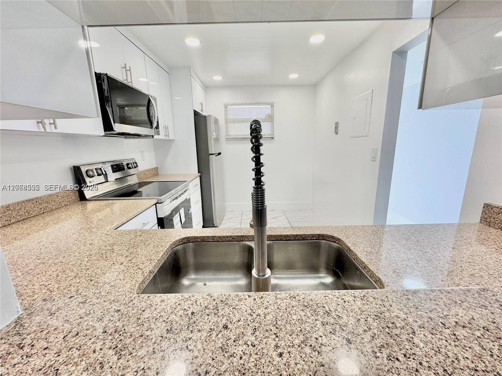 1075 Riverside Dr # 302, Coral Springs FL 33071 photo 5