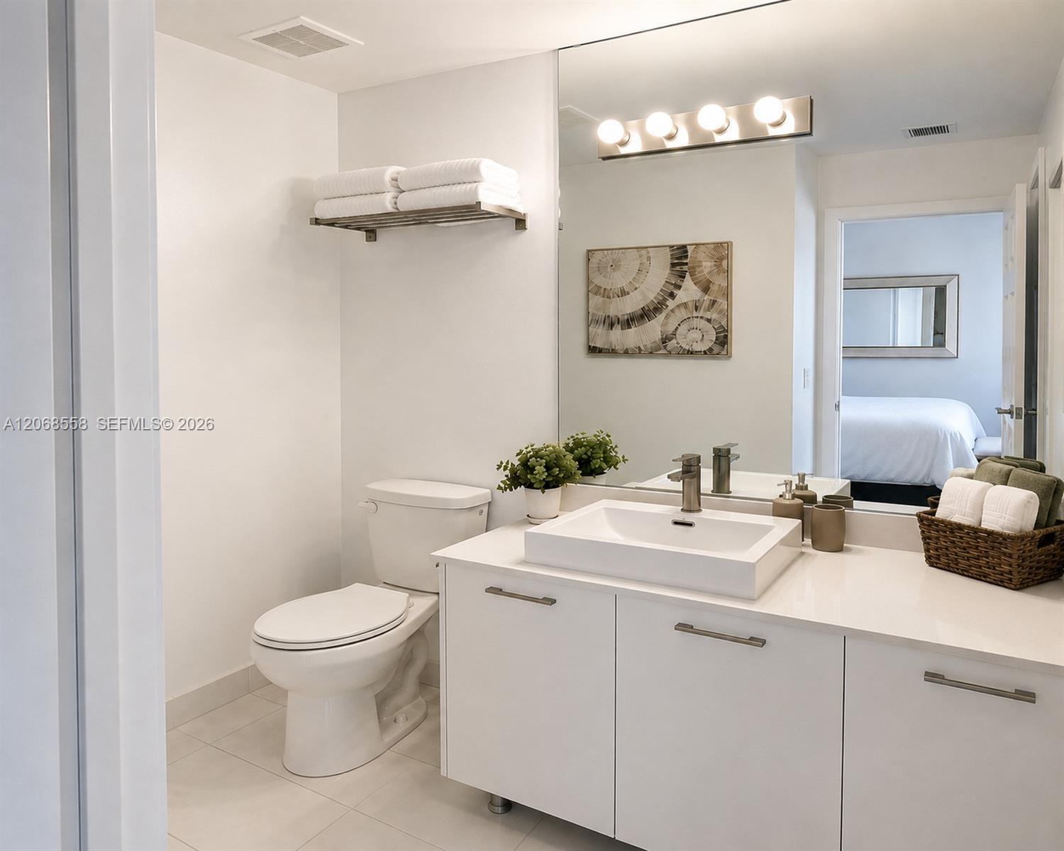151 SE 1st St # 2406, Miami FL 33131 photo 4