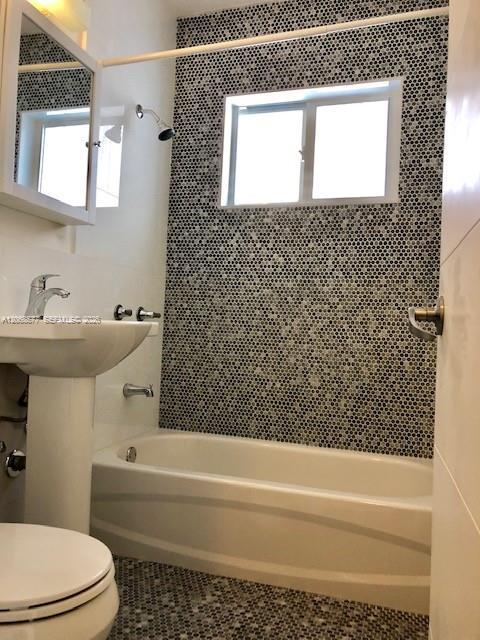 105 S Shore Dr # 5, Miami Beach FL 33141 photo 4
