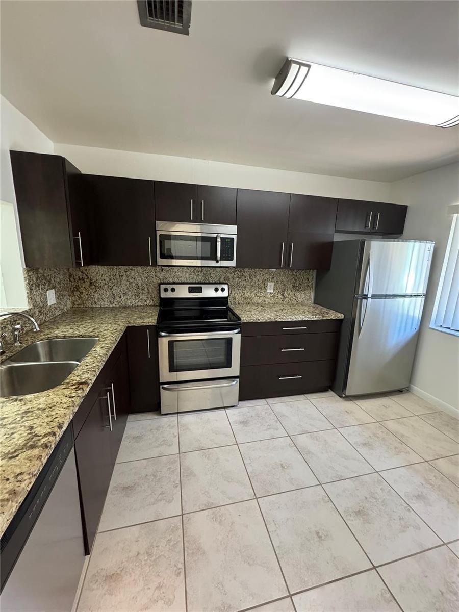 445 LAKEVIEW Drive # 3, Weston FL 33326 photo 5