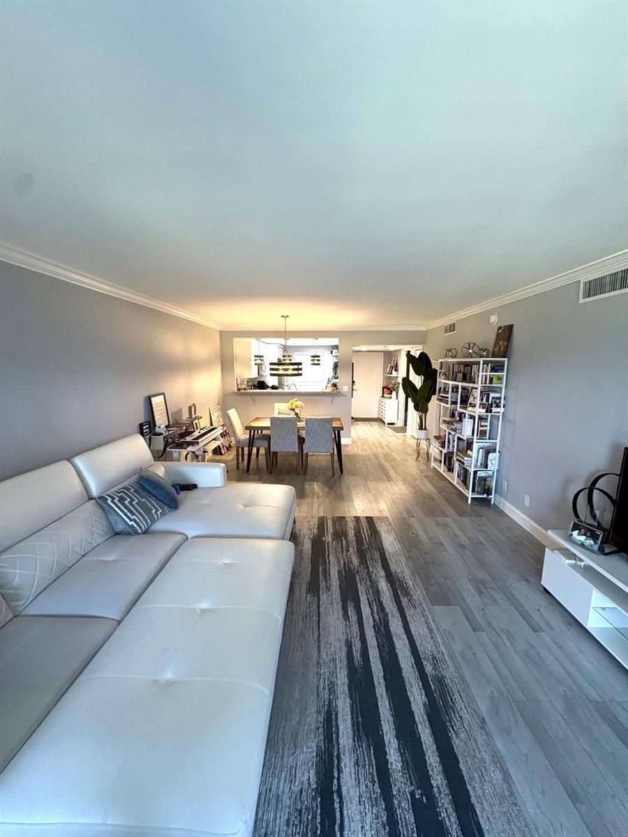 605 OAKS Drive # 304, Pompano Beach FL 33069 photo 5
