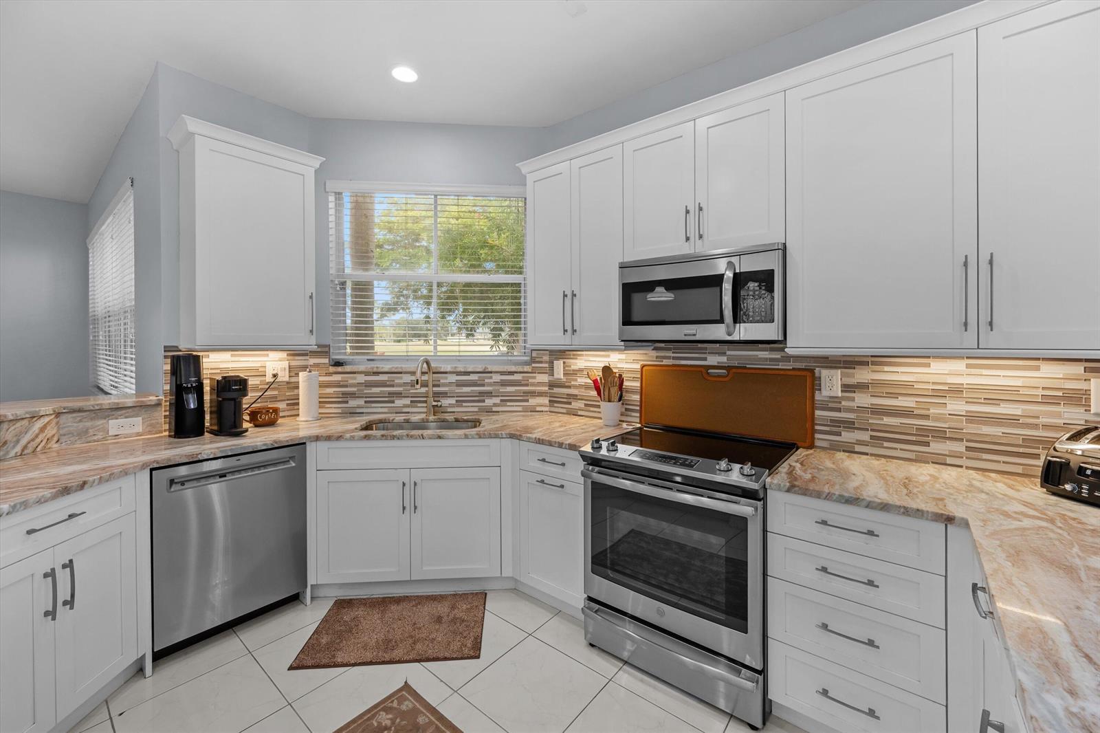 2104 Country Golf Drive, Wellington FL 33414 photo 2