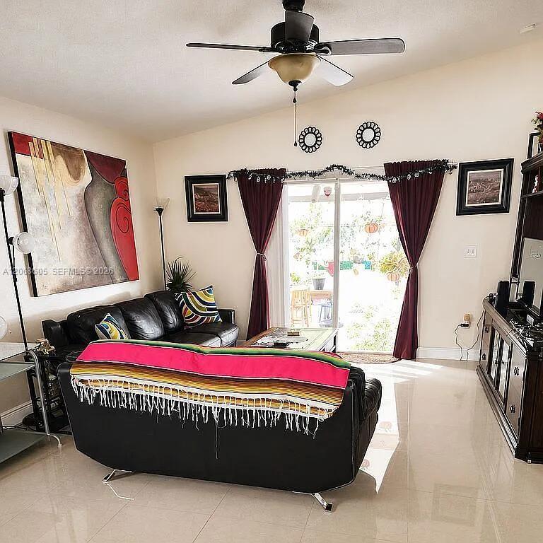 4638 SW 134th Ave, Miramar FL 33027 photo 3