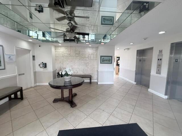 2555 NE 11TH Street # 402, Fort Lauderdale FL 33304 photo 2