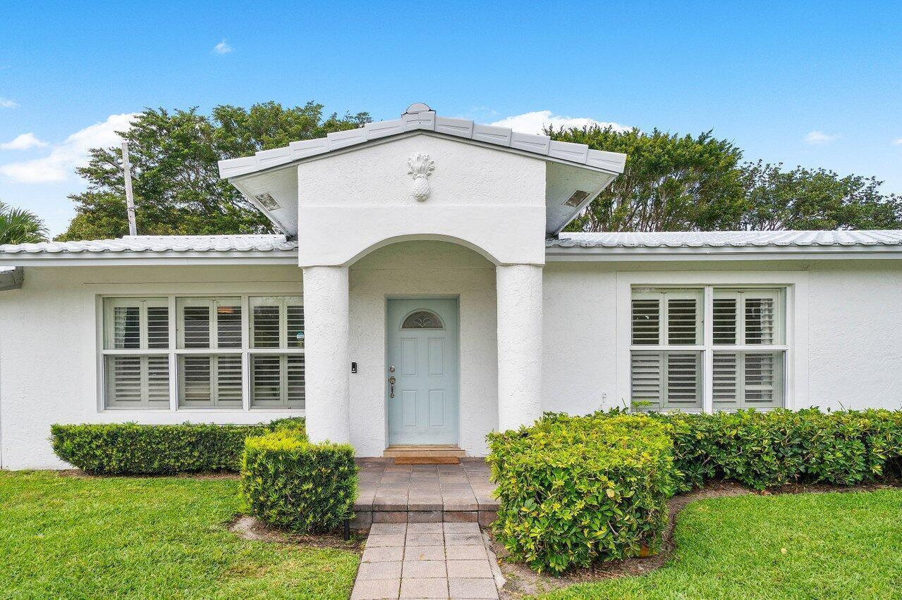 125 Gregory Place, West Palm Beach FL 33405