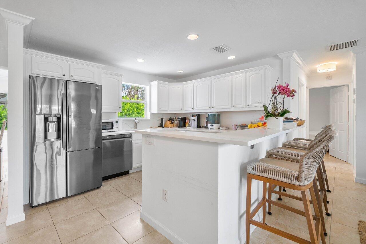 125 Gregory Place, West Palm Beach FL 33405 photo 5