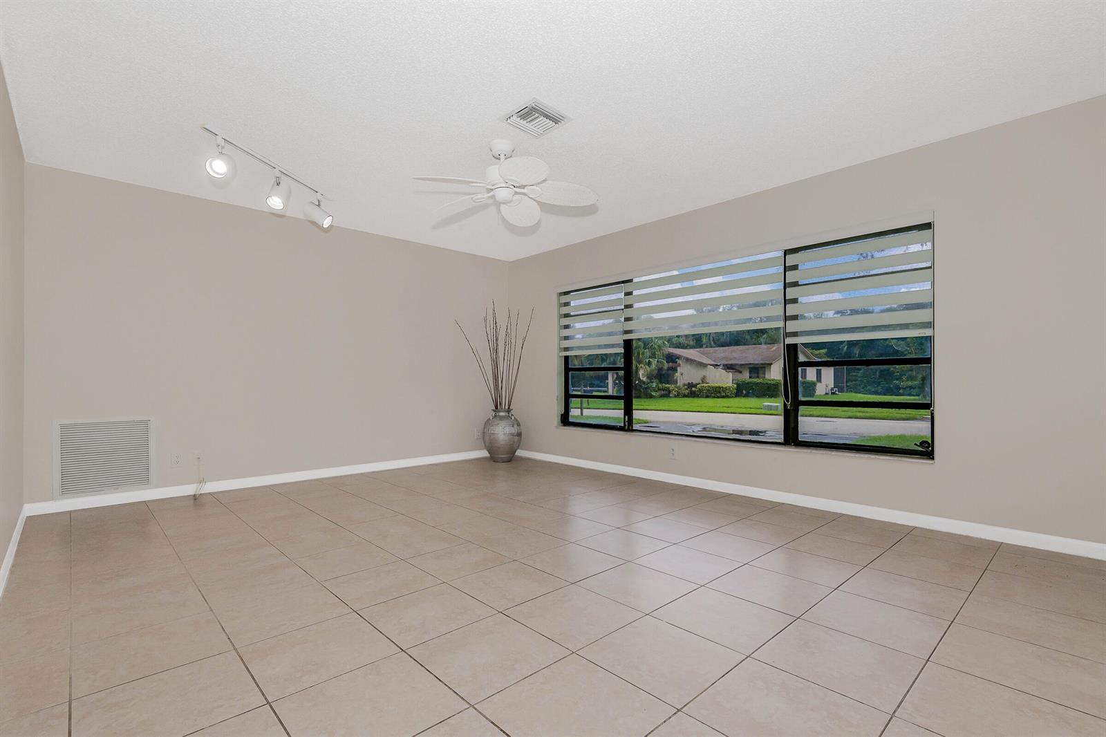 2831 NW 51ST Terrace, Margate FL 33063 photo 4