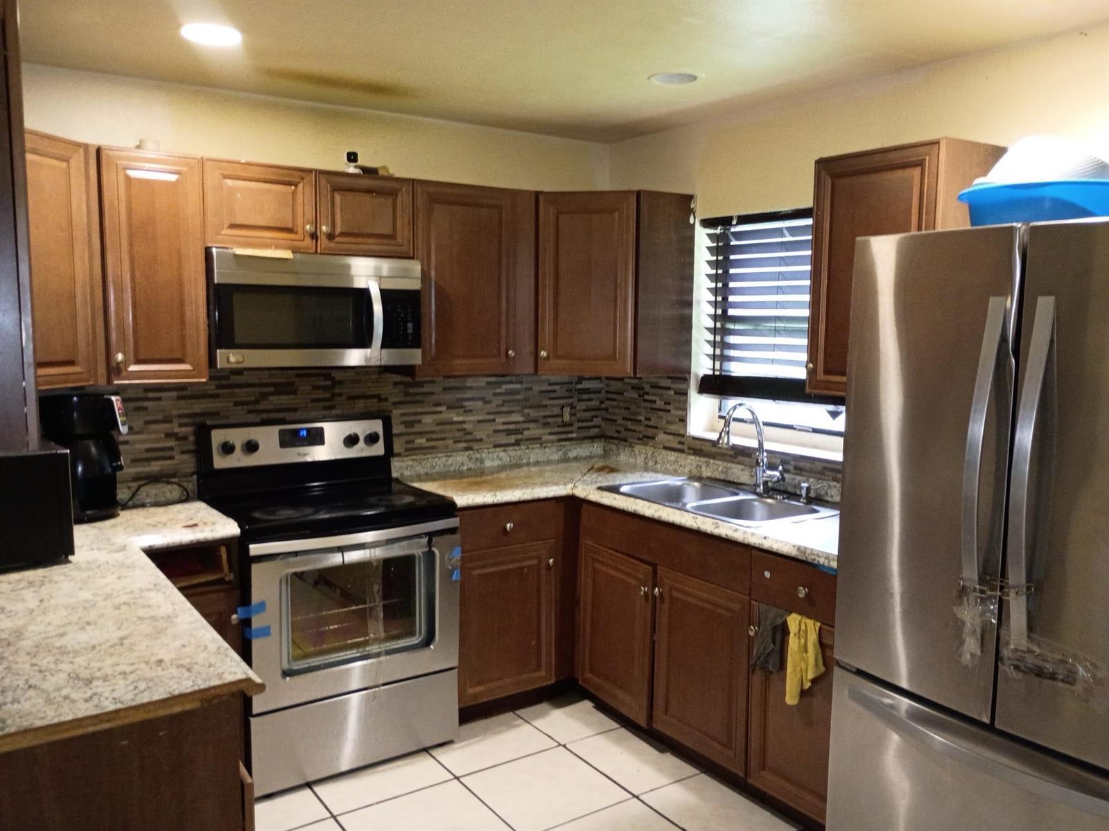 816 SW 3RD Court, Delray Beach FL 33444 photo 5