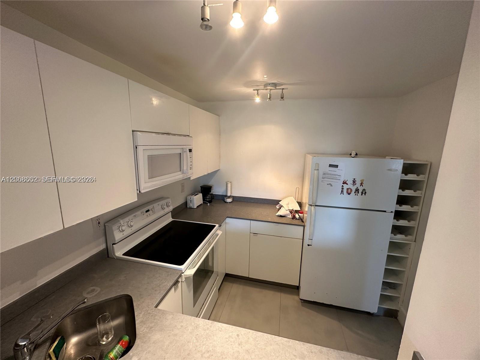 486 NW 165th St # 303, Miami FL 33169 photo 4