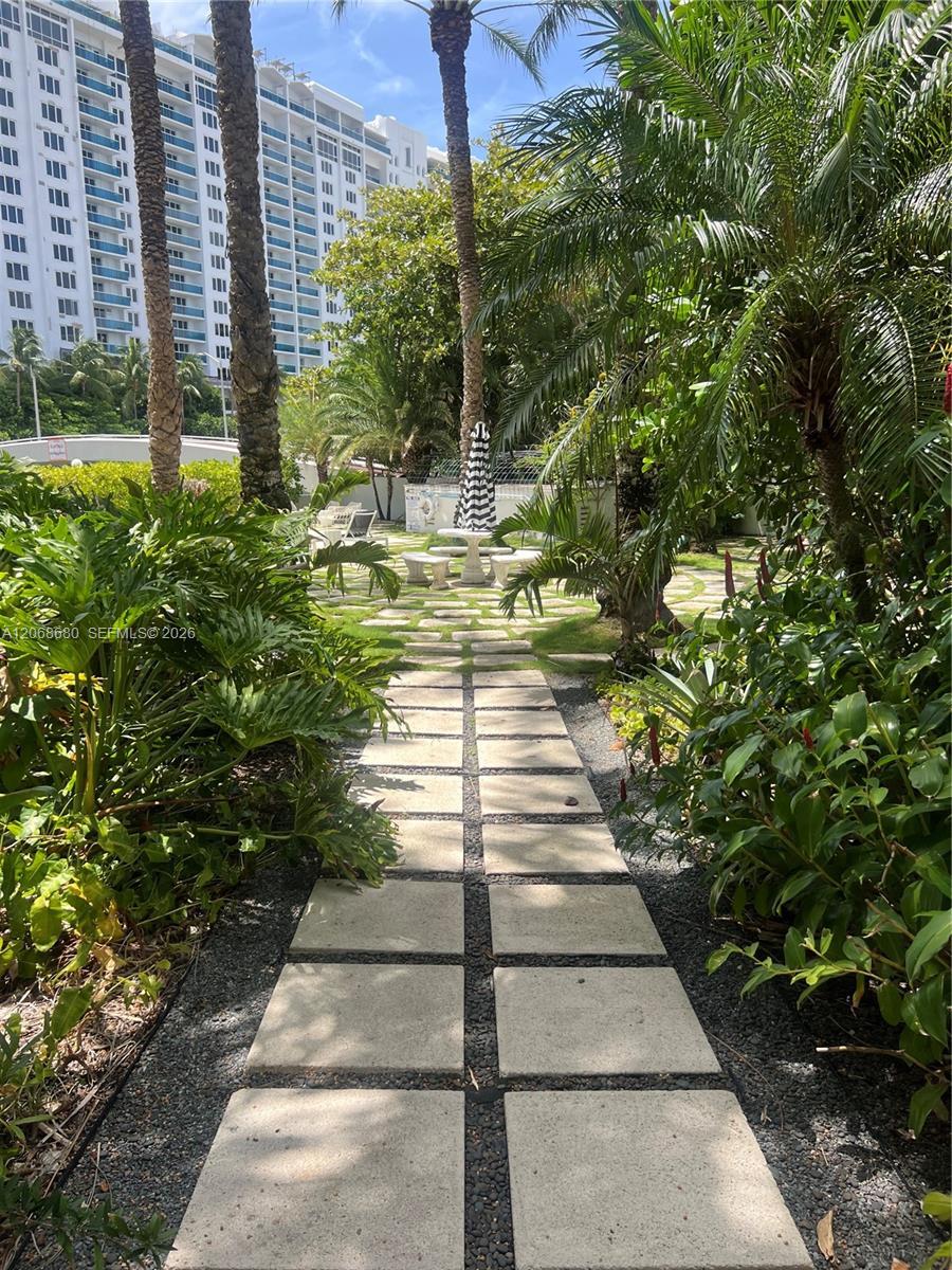 2421 Lake Pancoast Dr # 4D, Miami Beach FL 33140 photo 3