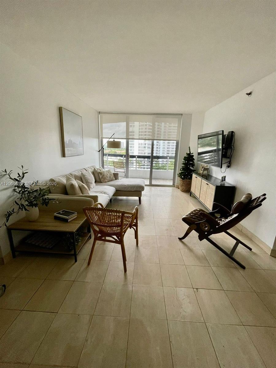3600 Mystic Pointe dr # 1010, Aventura FL 33180 photo 3