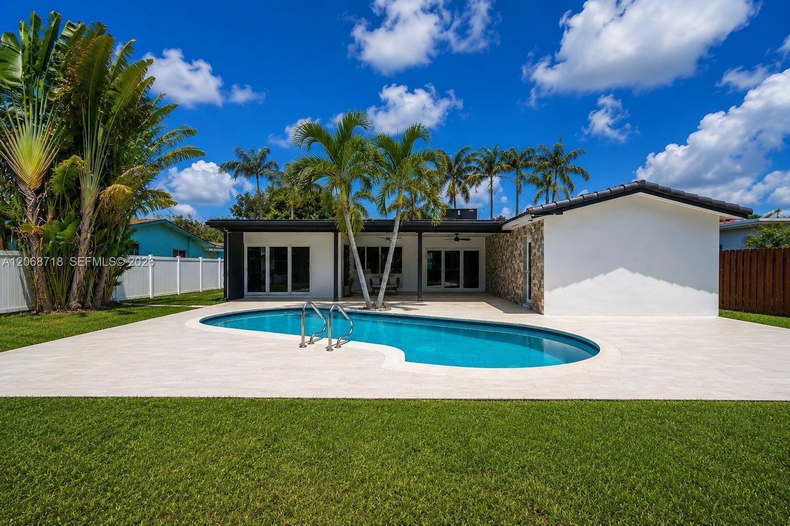 5424 Garfield St, Hollywood FL 33021 photo 4