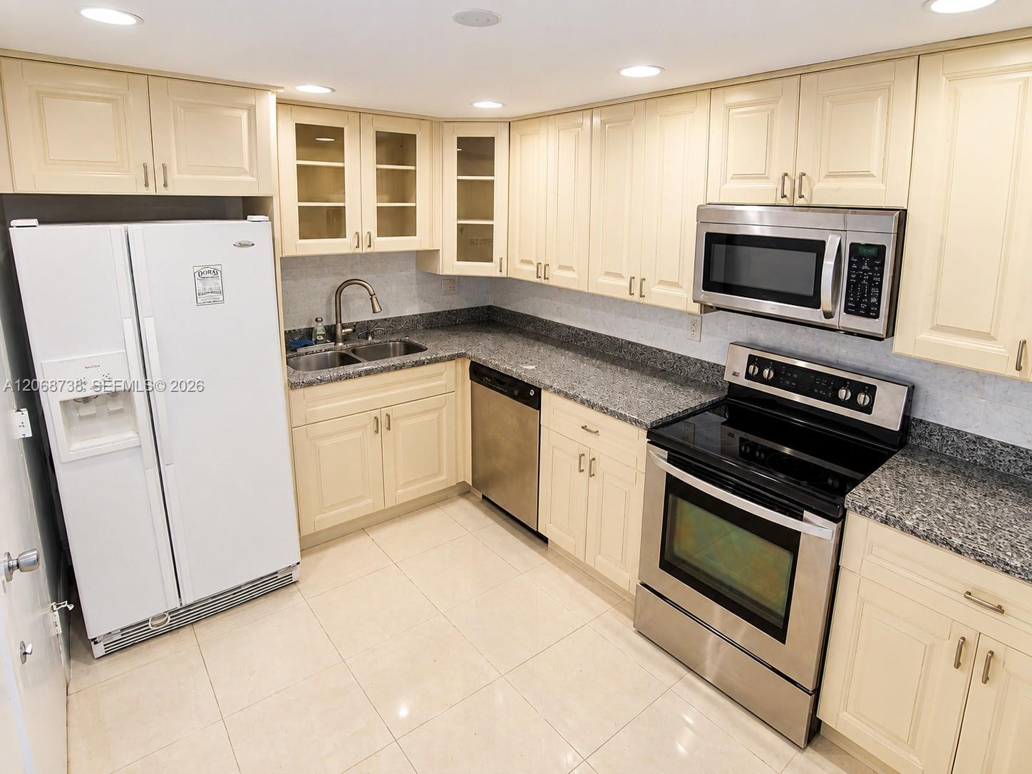 500 Three Islands Blvd # 918, Hallandale Beach FL 33009 photo 4