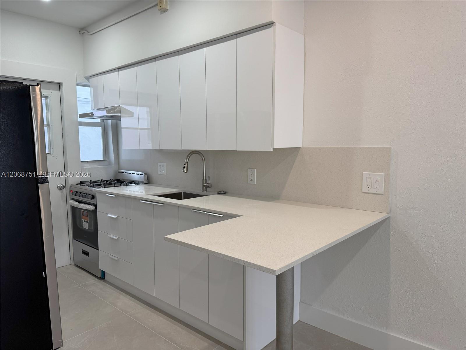 300 74th St # 2, Miami Beach FL 33141 photo 4