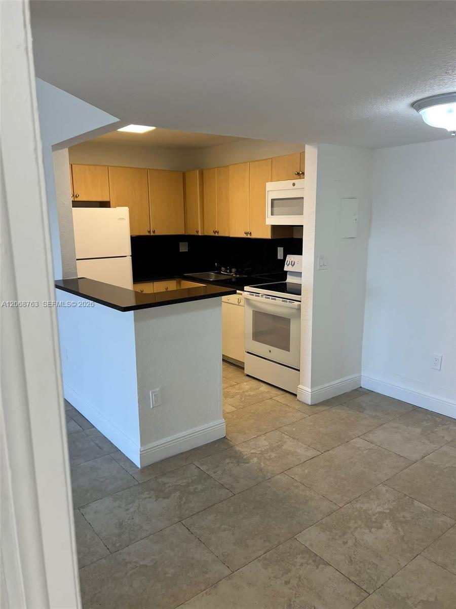 7110 NW 179th St # 310, Hialeah FL 33015 photo 2