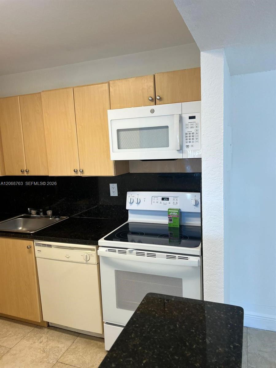 7110 NW 179th St # 310, Hialeah FL 33015 photo 4
