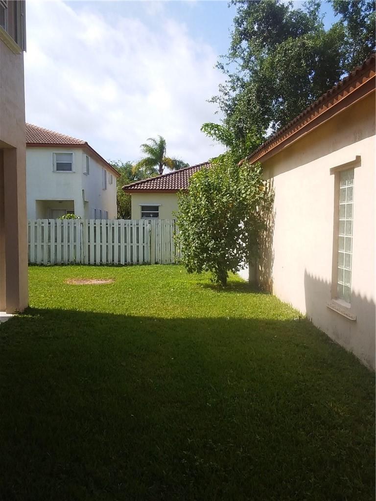 19250 NW 12TH Manor, Pembroke Pines FL 33029 photo 5