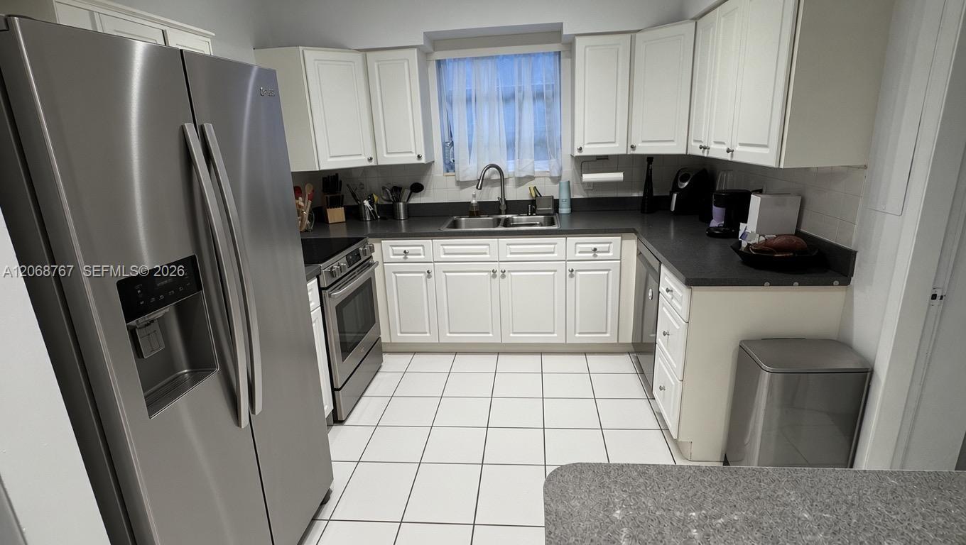 7552 Hispanola Ave, North Bay Village FL 33141 photo 2