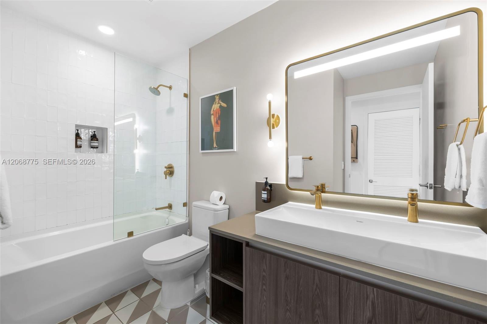 159 NE 6th St # 4910, Miami FL 33132 photo 2