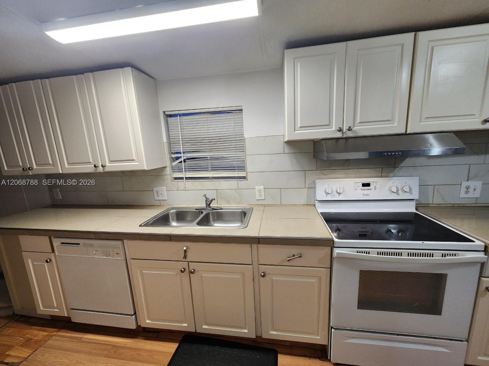 5864 Cartier Rd # H, West Palm Beach FL 33417 photo 2