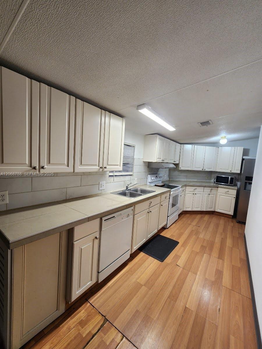 5864 Cartier Rd # H, West Palm Beach FL 33417