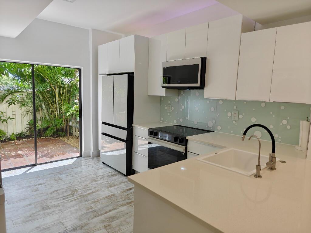 210 BELLA VISTA Court N # 10, Jupiter FL 33477 photo 3