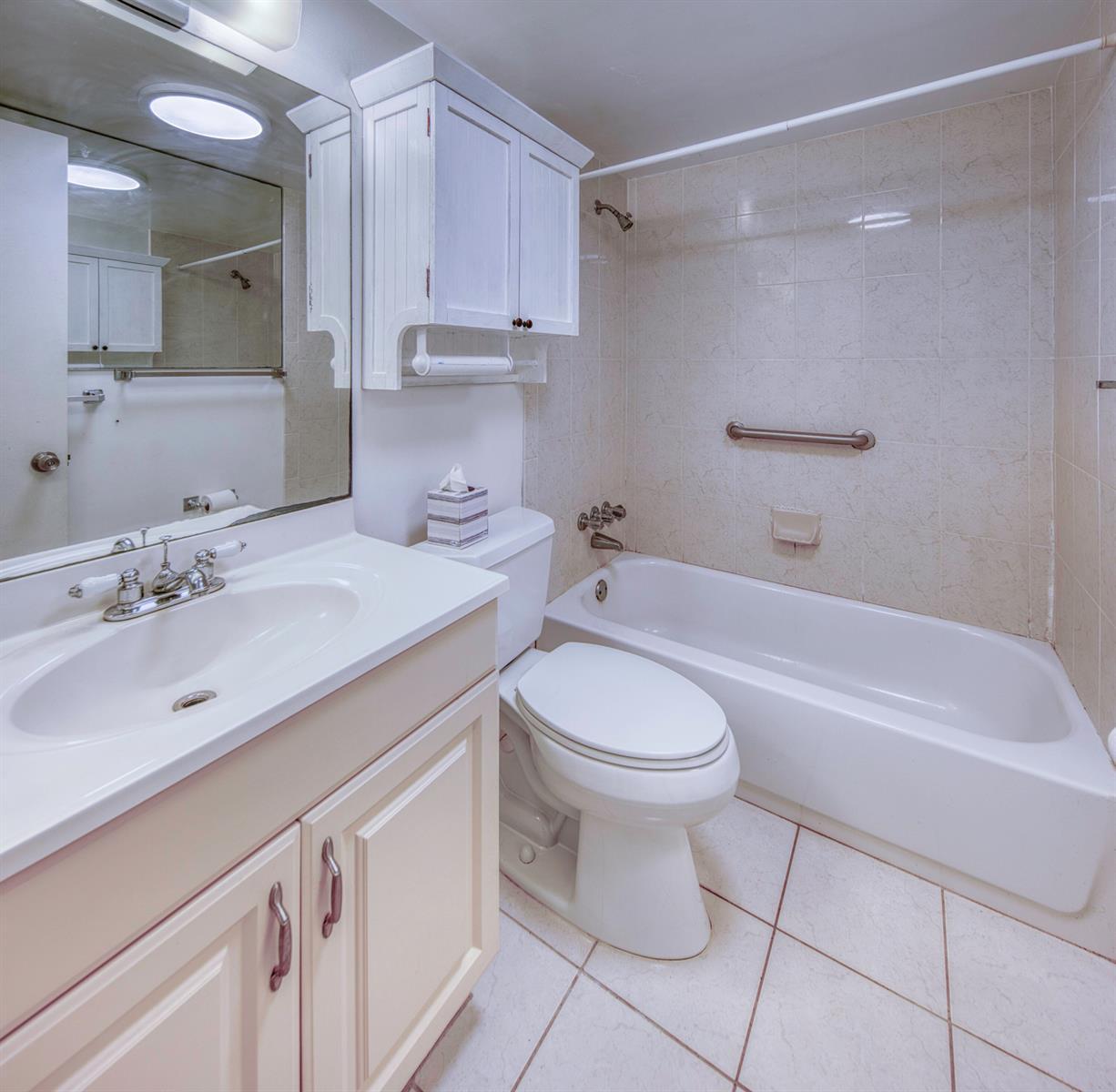 3240 LAKE OSBORNE Drive # 109, FL 33461 photo 5