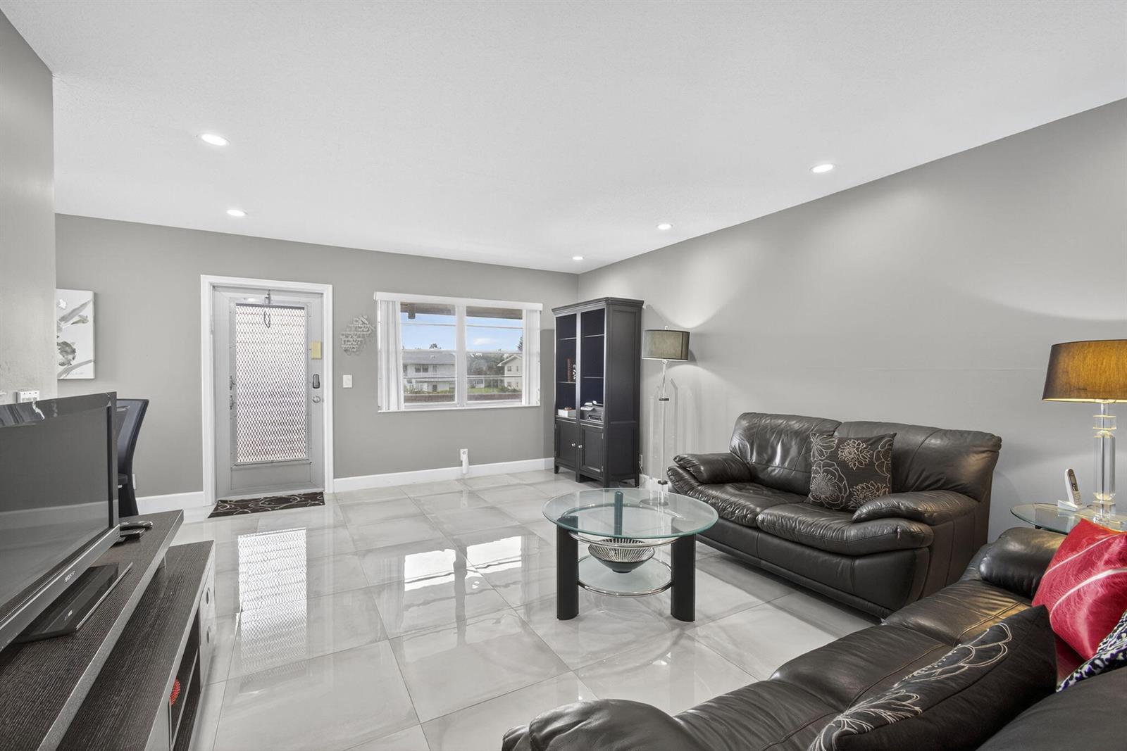 160 EASTHAMPTON G, West Palm Beach FL 33417 photo 3