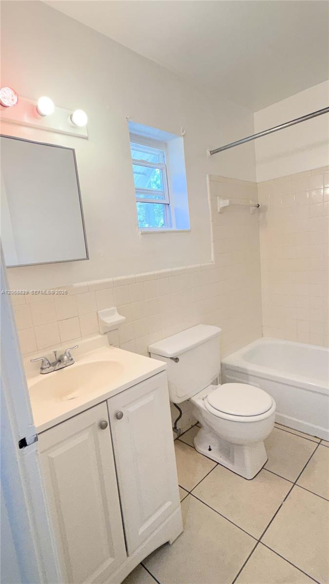 717 NE 1st St # 5, Hallandale Beach FL 33009 photo 5