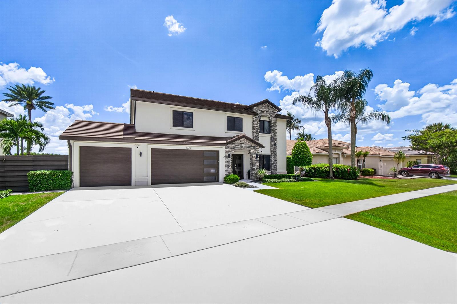 3725 CYPRESS LAKE Drive, Lake Worth FL 33467 photo 2