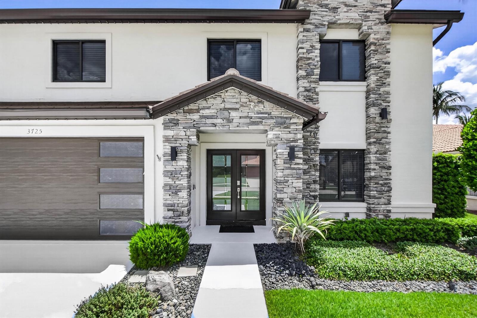 3725 CYPRESS LAKE Drive, Lake Worth FL 33467 photo 4