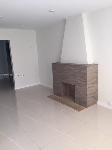 7820 Carlyle Ave, Miami Beach FL 33141 photo 3