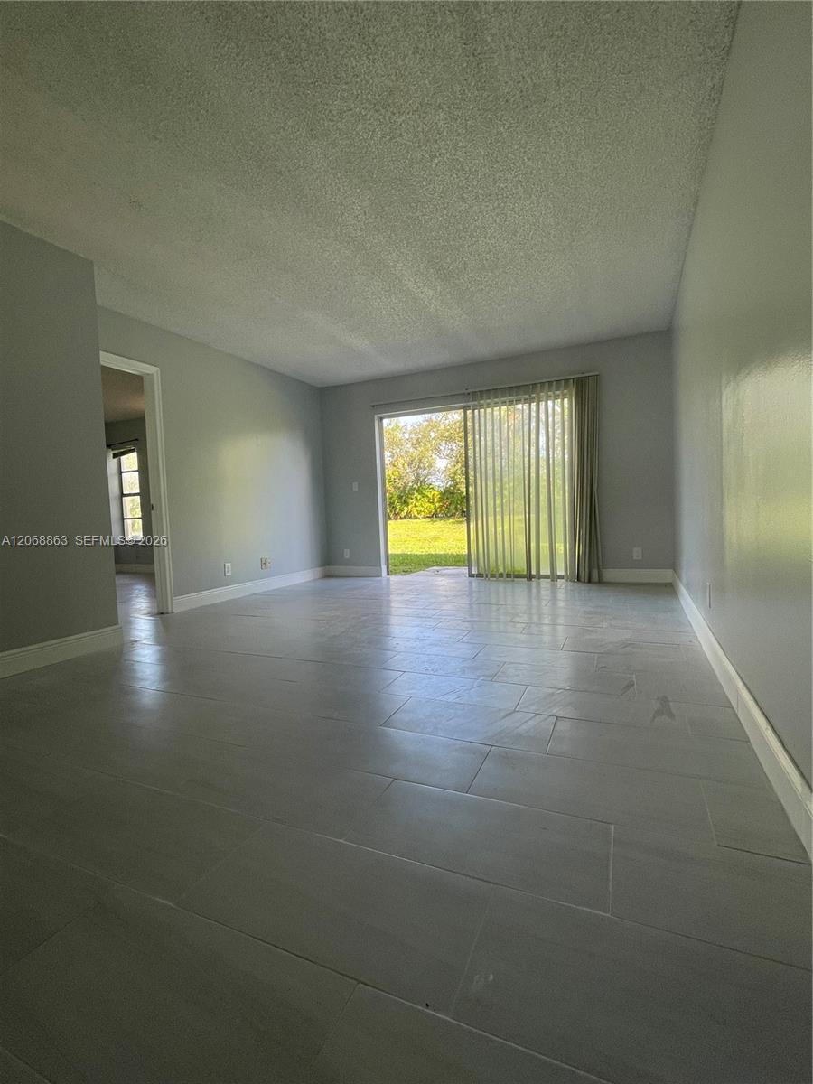 10169 Twin Lakes Dr, Coral Springs FL 33071